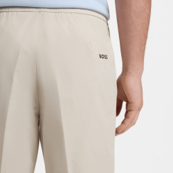 Short Regular Fit en twill déperlant et à séchage rapide BOSS Light Beige