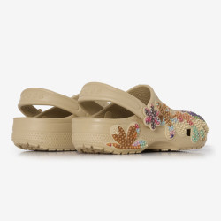 Sabot Crocs Classic Summer Beaded Clog Unisexe Beige – Style rétro estival et confort iconique