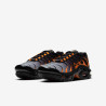 Baskets NIKE Air Max Plus GS noires et oranges