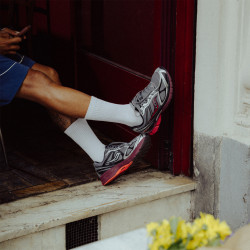 Baskets SAUCONY ProGrid Guide 7 Noires et Rouges